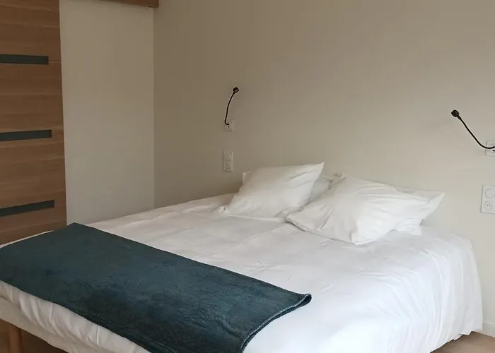 A La Lueur Des Pres Ducy-Sainte-Marguerite